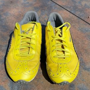 Puma ladies golf shoes. Size 6